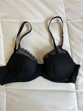 Victorias secret. Very sexy lined plunge bra. 32B